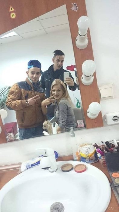 Ţi-l mai aminteşti pe transsexualul Naomy? A devenit o adevărată bombă sexy
