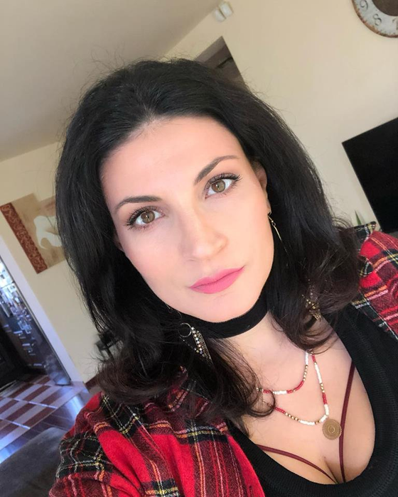 Ioana Ginghină s-a retras din showbiz. Cum arată și din ce face bani acum cea mai sexy actriță de telenovele