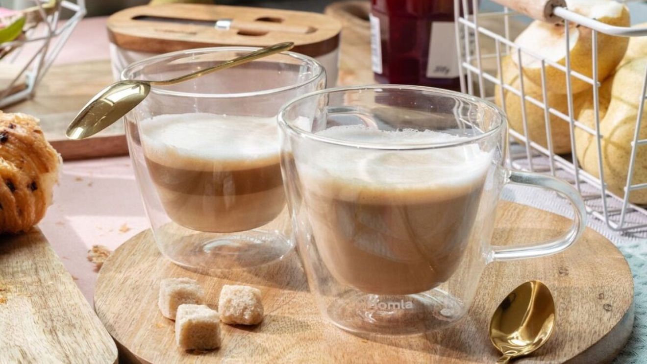 (P) Căni și pahare care transformă fiecare băutură într-un moment special