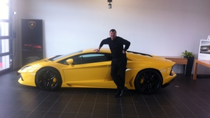 Caroseria subtire cu cheltuiala se tine! Nicorescu baga cel putin 3.000 de euro lunar in Aventadorul cu care a innebunit Capitala!