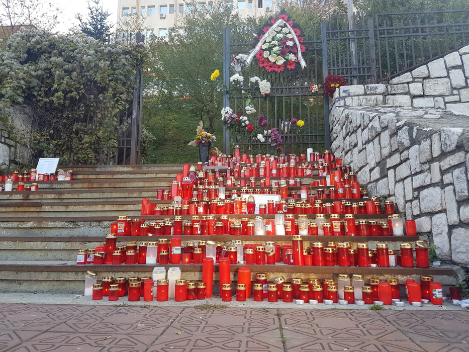 Omagiu adus victimelor de la Piatra Neamț