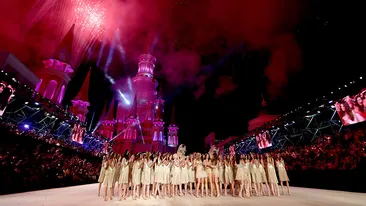 Afaceristul turc care a cheltuit 8 milioane de $ în 4 zile! Adriana Lima şi alte vedete internaţionale au fost invitatele lui