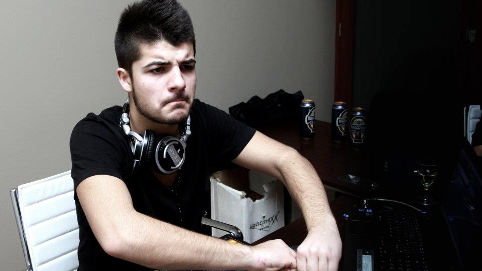 Fiul milionarului Dunca s-a mutat de-acasa! A lasat vila cu piscina a familiei pentru un sat de la marginea Timisoarei!