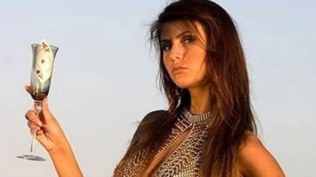 Ii cerea lui Mos Craciun sutiene cu bureti, dar el ii aducea… Ce-i scria Roxana Ilie mosului, cand era mica?