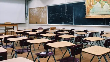 Se întâmplă din 5 septembrie 2022. Unde ar putea deveni obligatorie uniforma pentru elevi?