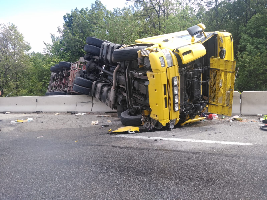 Traficul de pe DN 65 este blocat în urma accidentului