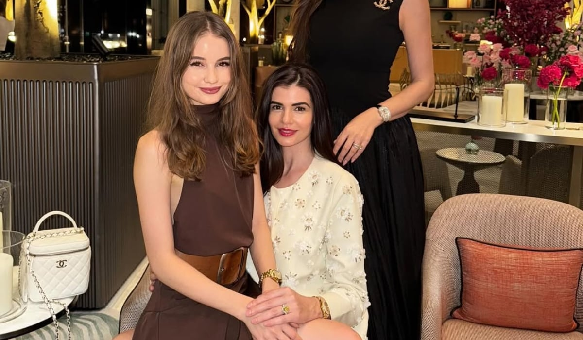 Irina și mama sa, Monica Gabor