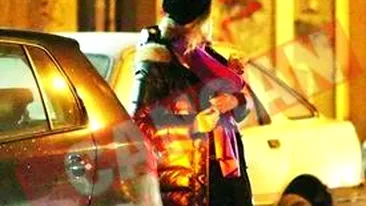 Anca Badiu sofeaza cu Bijou in brate