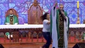 ”Femeile grase nu ajung în Rai!”. Ce a pățit un preot care a putut spune asta în fața enoriașilor