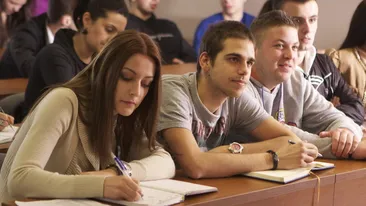 Metoda copy/paste e deja istorie! Cum fac elevii si studentii ca sa-si ia lucrarile de pe net, fara sa copieze un cuvant!