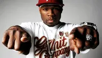 O celebra asistenta TV in bratele lui 50 CENT