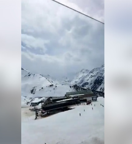 Mihaela Borcea a plecat cu copiii la ski