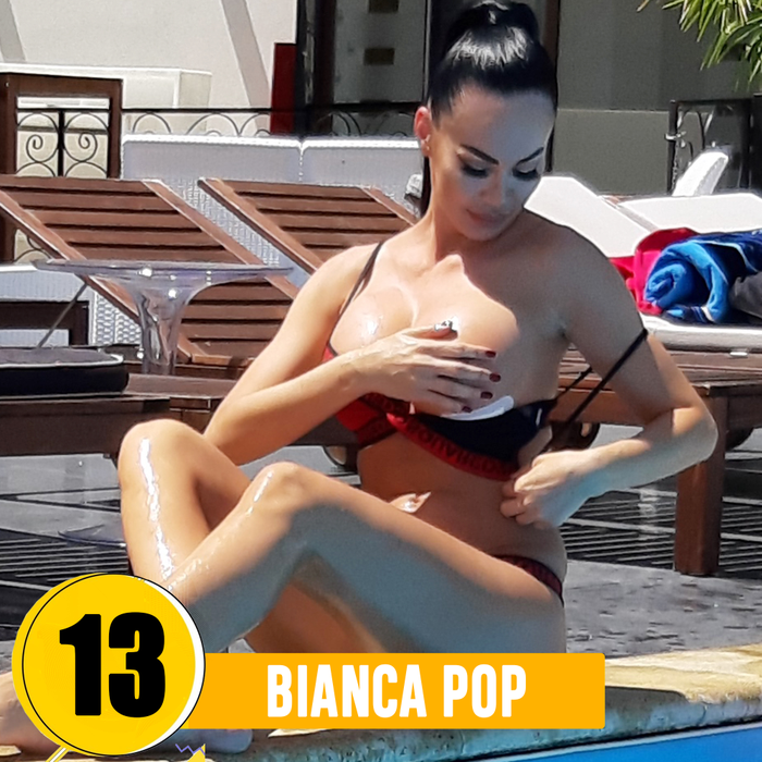 Top 30 bunăciuni la plajă de 1 Mai. S-au dat cu loțiune, s-au așezat pe șezlong și… Vezi pe ce locuri se clasează Andreea Bănică, Daniela Crudu, Bianca Drăgușanu ori Roxana Vancea