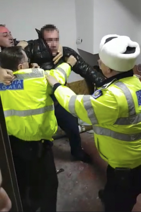 Momentul în care polițiștii au intervenit în forță