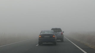 Avertizare de ceaţă pentru Bucureşti şi 11 judeţe. Autostrăzile A1, A2 şi A3 şi mai multe drumuri naţionale, vizate şi ele de ceaţă. Ce recomandă Poliţia