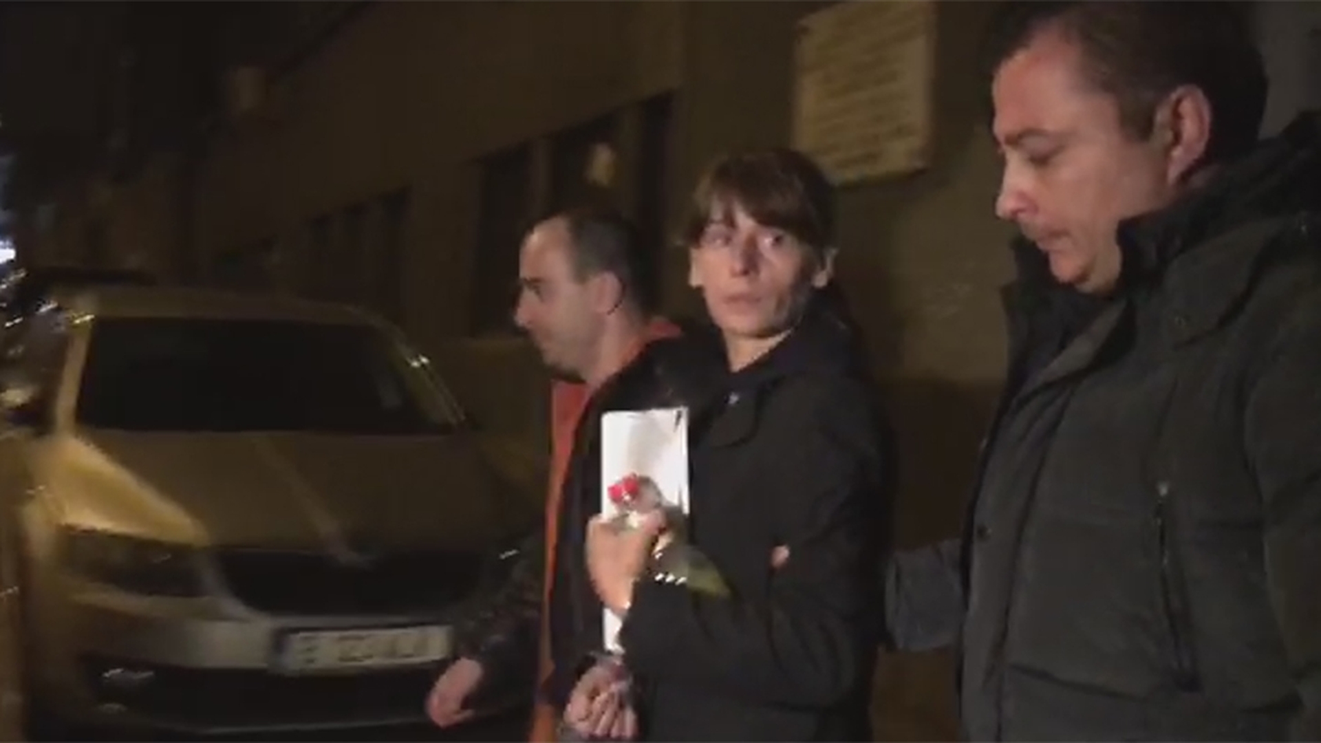Tânăra agresată la staţia Costin Georgian s-a salvat după ce s-a luptat cu atacatoarea! Ea a fost împinsă, dar...