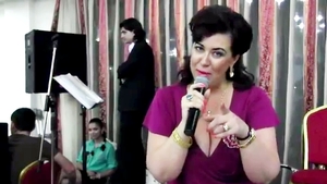Atentie, milionara la microfon! Corina Martin nu doar danseaza, ci si canta!