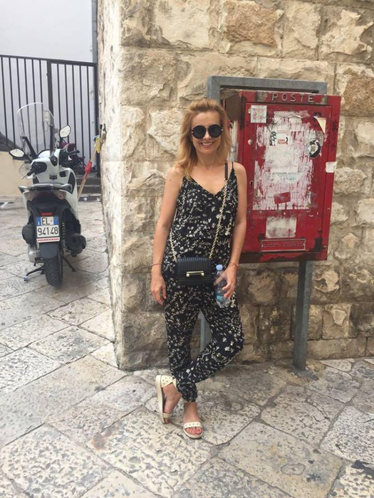 Simona Gherghe, nostalgică: ”Nu-mi dau voie cărțile astea de !” La ce visează vedeta… Și se va întâmpla peste 18 ani!