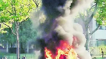 Au incendiat masini si au blocat rafinarii