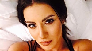 UPS! NICOLETA NUCĂ a vrut să pozeze sexy, dar... Fanii au văzut ASTA! "Sunt oribile..."