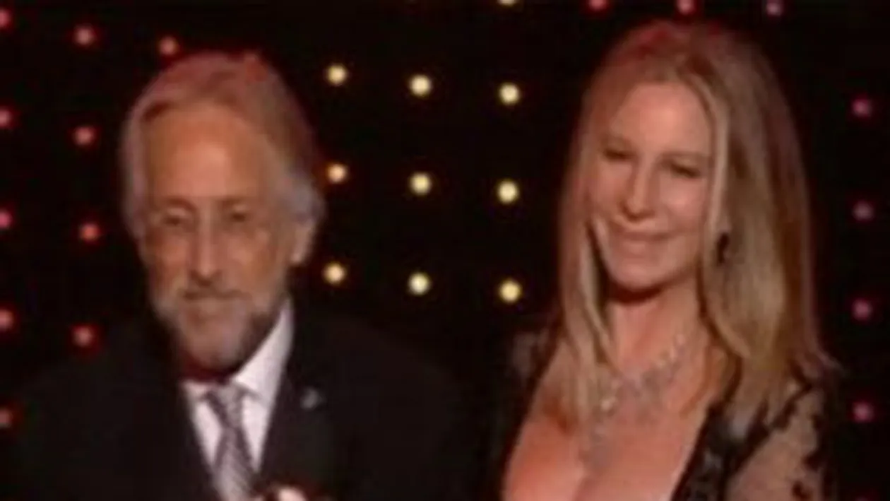 VIDEO Barbra Streisand a fost sarbatorita in Statele Unite dupa ce a implinit 68 de ani
