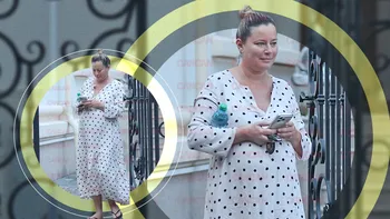 Unde a fost surprinsă Laura Cosoi în ultimele zile de sarcină. Actrița radiază înainte să aducă pe lume bebelușul cu numărul 5!
