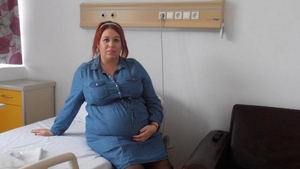 Imaginea care te va BANTUI! Oana Roman a pozat DEZBRACATA cu doua zile inainte de a naste