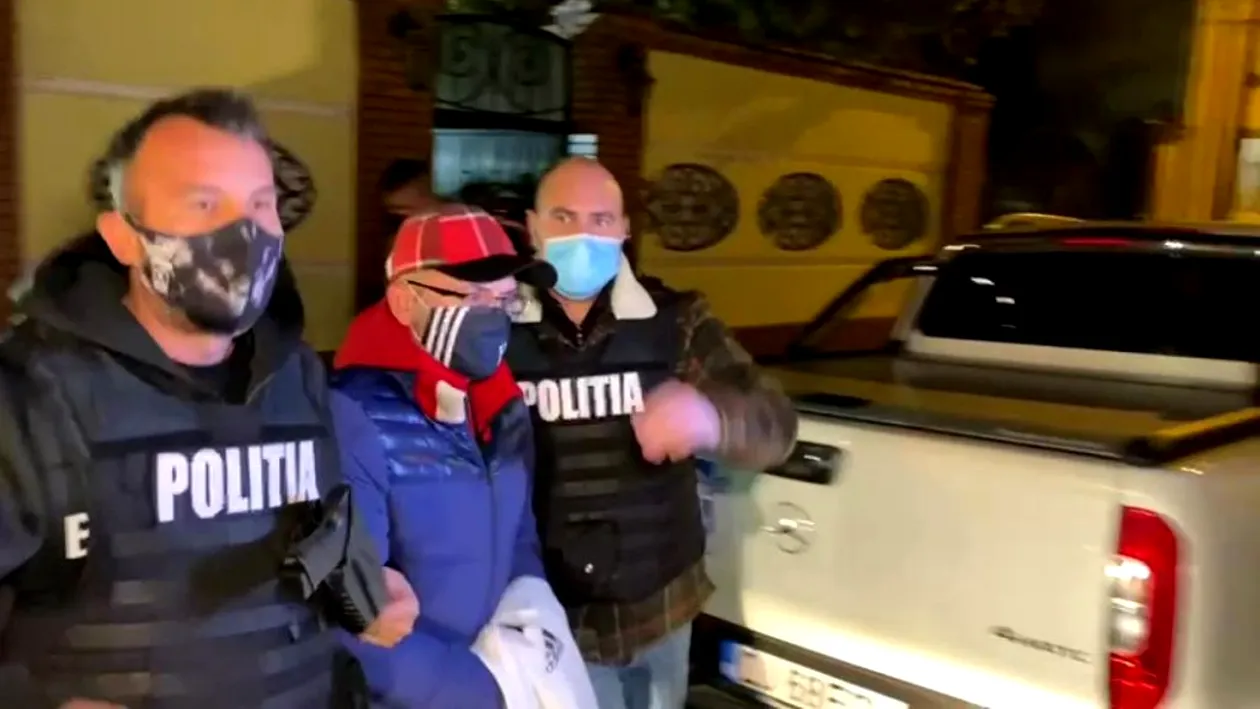 Dosar penal pentru lovire, după ce jurnaliştii veniţi în faţa casei lui Mititelu au fost agresaţi