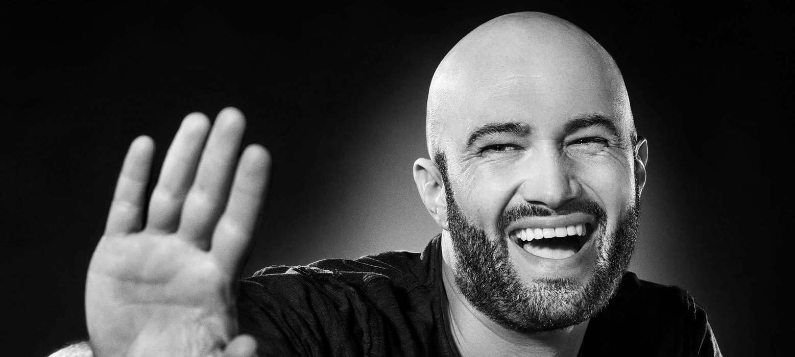 Mihai Bendeac sare la gâtul artiştilor care fac playback. „Transmit, ca în fiecare an, multă…” Pe cine mai distruge actorul