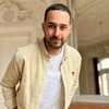 Ce a făcut Edmond Niculușcă la 3 săptămâni după scandalul „Merdeneaua”. Patronul de la „Mița Biciclista” a ieșit în stradă