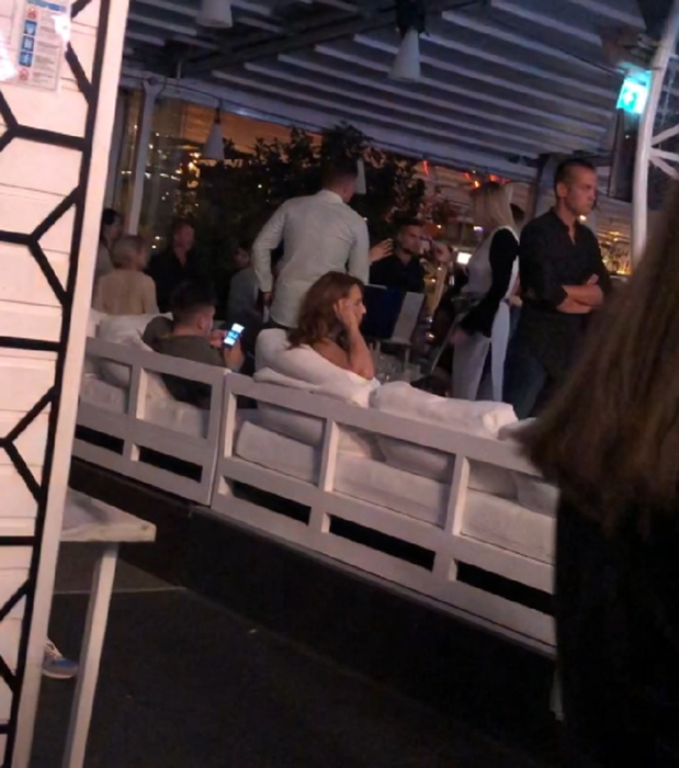 Iulia Vântur a petrecut la Fratelli Mamaia