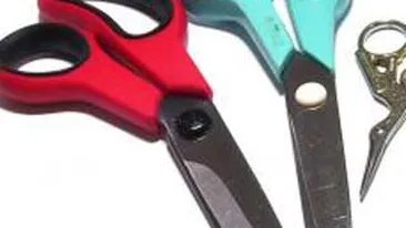 L-a taxat pentru ca avea un comportament indecent! O femeie din Suceava l-a injunghiat cu o foarfeca pe un barbat!