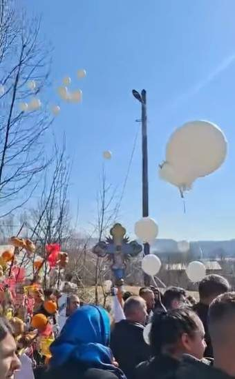 Gestul făcut de apropiați la înmormântarea Andreei Anița, tânăra care a murit din cauza unei forme agresive de cancer