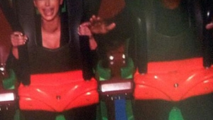 Unul rade, altul plange: Kim Kardashian si Kanye West in parcul de distractii