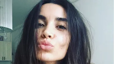 LILI SANDU, prima reacţie după ce a prins un telefon la ieşirea de la „Ferma Vedetelor“! Ce fotografie a postat pe Internet