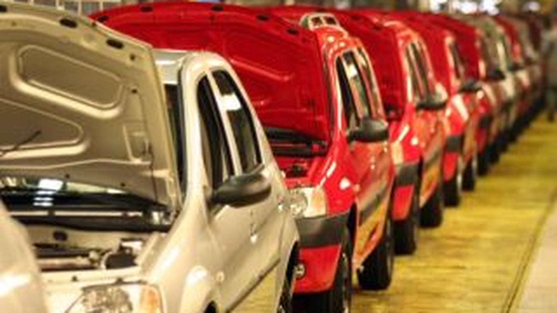 In 2009, fiecare muncitor de la Dacia a adus un profit de peste 4.000 de euro si a produs 23 de masini