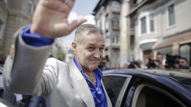 Procesul dintre Gigi Becali și Primăria Capitalei a fost suspendat