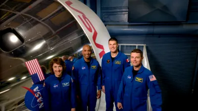 Donald Trump a vorbit cu echipajul misiunii Artemis 2. I-a invitat la Casa Albă și le-a spus că le va cere autografe