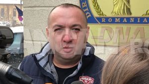 ULTIMA ORĂ! LEO de la Strehaia, audiat la DNA! 1.000.000 de EURO: "Şpaga a fost dată în două genţi de voiaj"