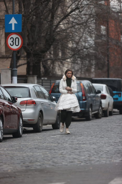 Bianca Drăgușanu și-a uitat telefonul în baie, la restaurant, iar pentru a-l recupera a plătit o recompensă de 500 de euro