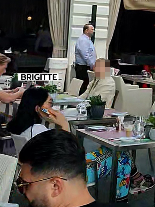 Brigitte "perturbată" de un apel