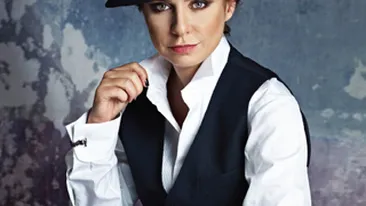 Adina Buzatu a pozat in haine barbatesti: Am fost usor crispata la gandul sedintei foto