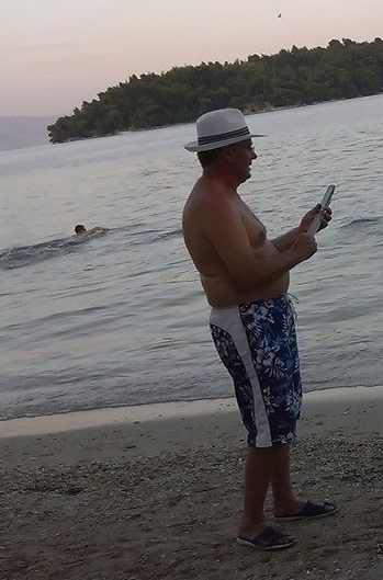 Profesorul Ion Deliu a fost înregistrat în timp ce îi făcea avansuri unei fete de 15 ani