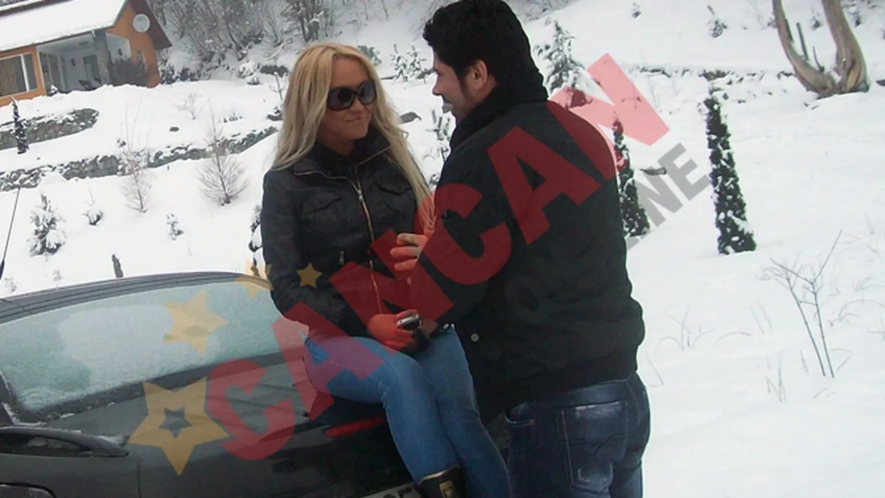 Ogica nu se mai dezlipeste de blonda