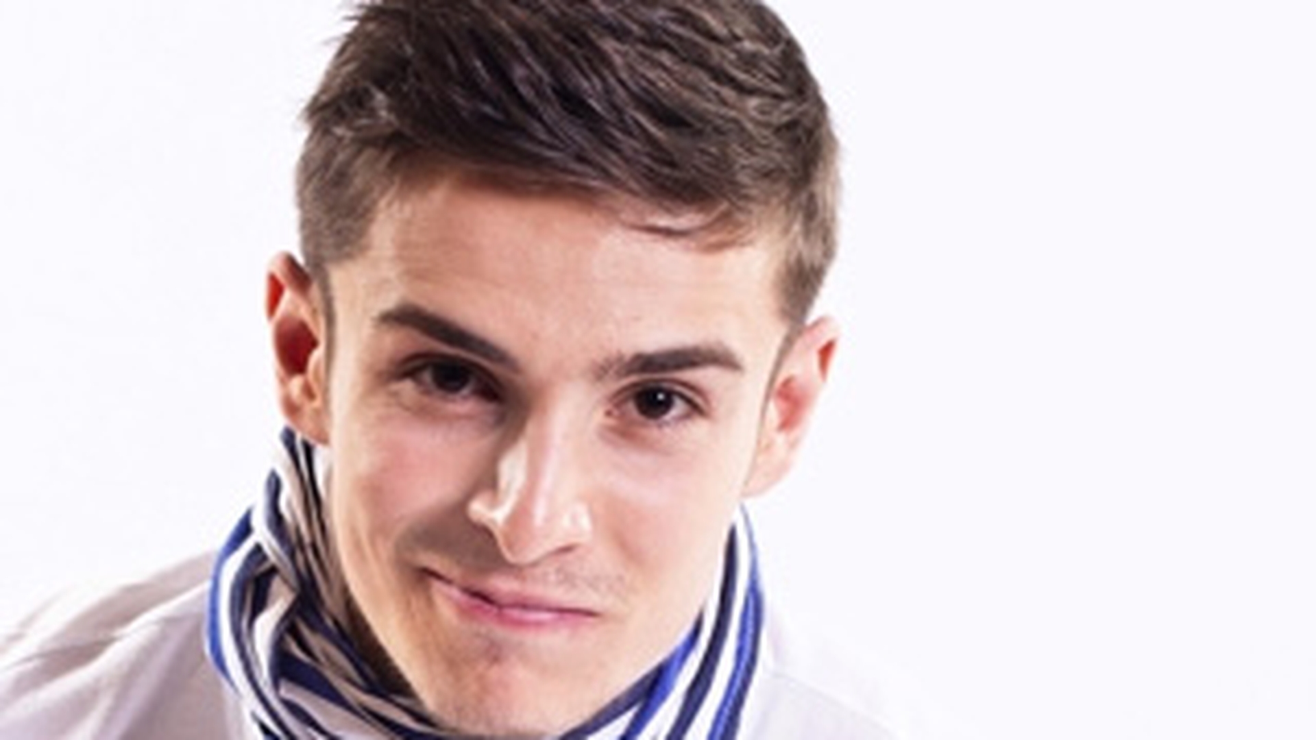 Vezi ce surpriza fabuloasa ii face Vica lui Piti de ziua lui. Afla ce a facut castigatorul de la "X Factor", Andrei Leonte, cand s-a trezit cu 200.000 de euro in cont