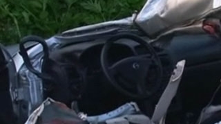 VIDEO TRAGIC! A crezut ca e mai rapid decat trenul si a murit