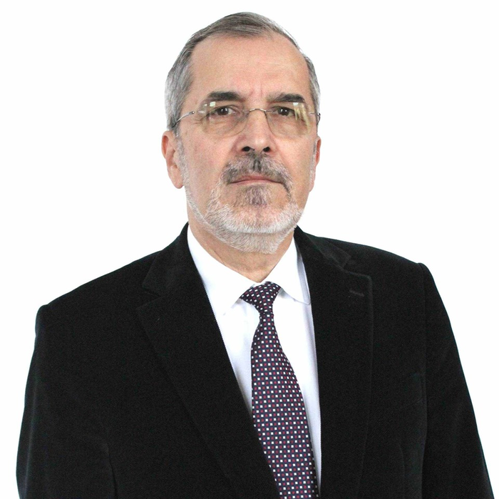 Ion Dafinoiu, președintele Colegiului Psihologilor din România, este nașul fetei