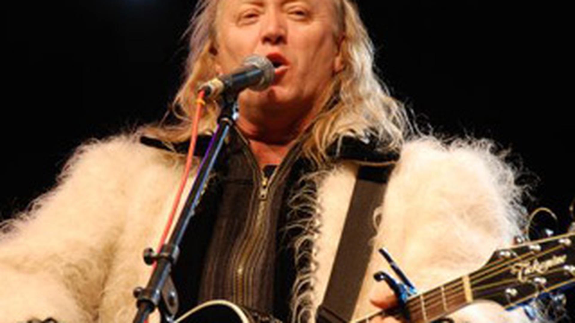 Stefan Hrusca sustine un concert de colinde, pe 9 decembrie, la Sala Palatului din Capitala