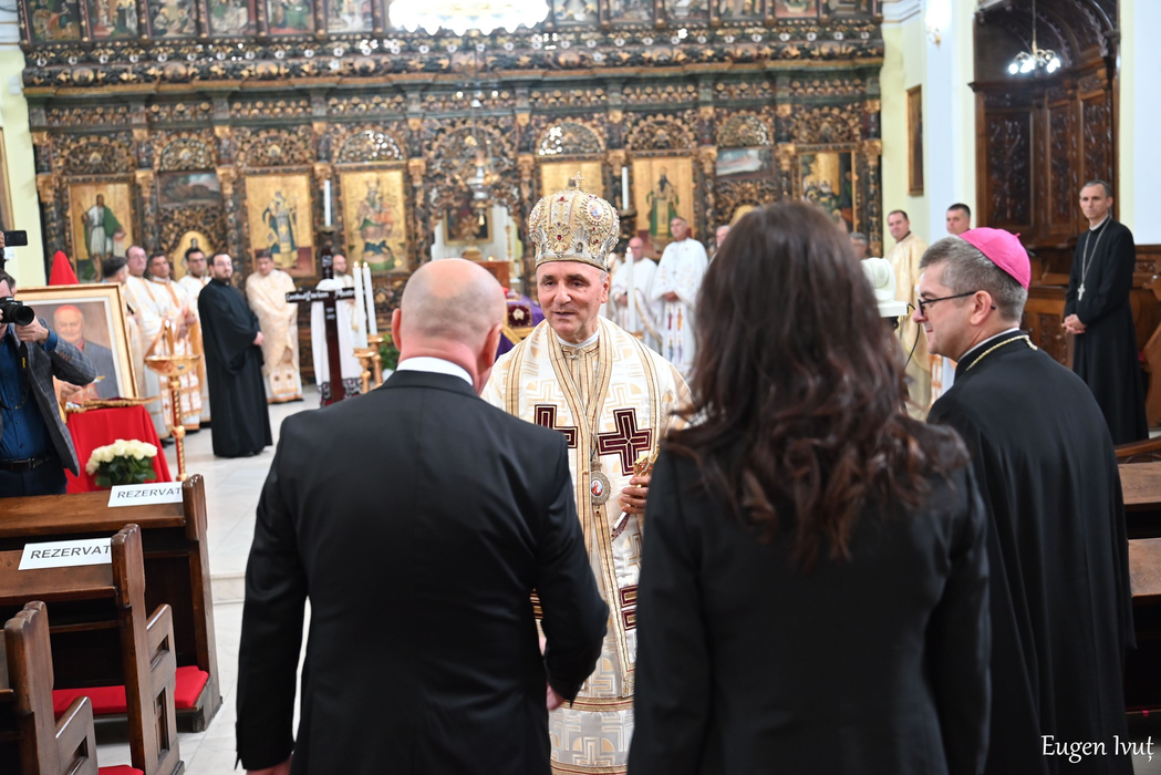 Ilie Bolojan a apărut în premieră alături de Ioana, la un eveniment oficial. Cum arată partenera premierului