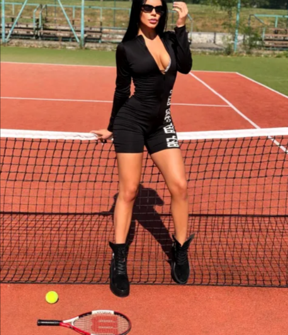Imagini fierbinți cu iubita lui Andrei Cordea, cel mai în formă jucător al roș-albaștrilor. Cum arată Georgiana, bomba-sexy a mijlocașului | GALERIE FOTO